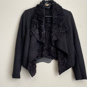 🆕 LISTING!! BNWOT FAUX SUEDE/FUR CROPPED WATERFALL DRAPE BLAZER